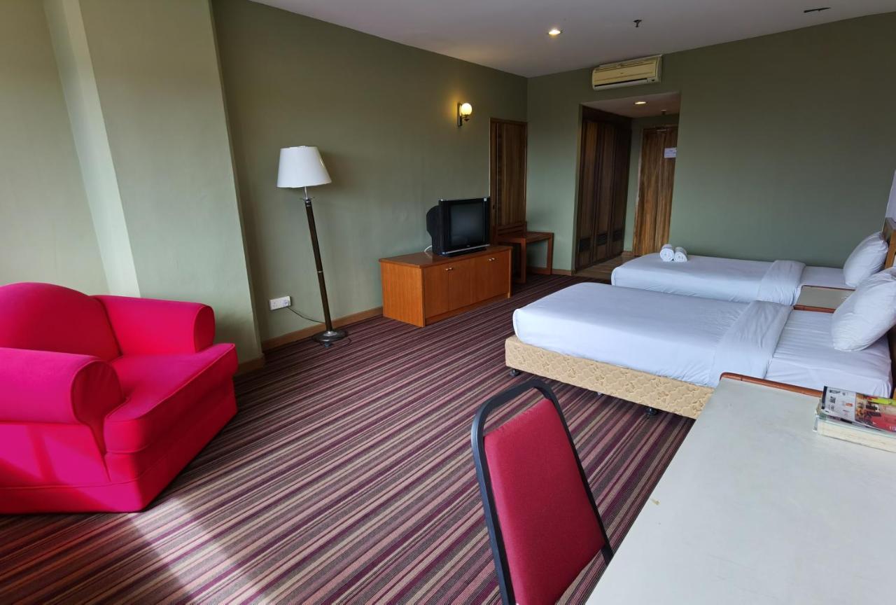 Folkmeldrum Hotel Johor Bahru Extérieur photo