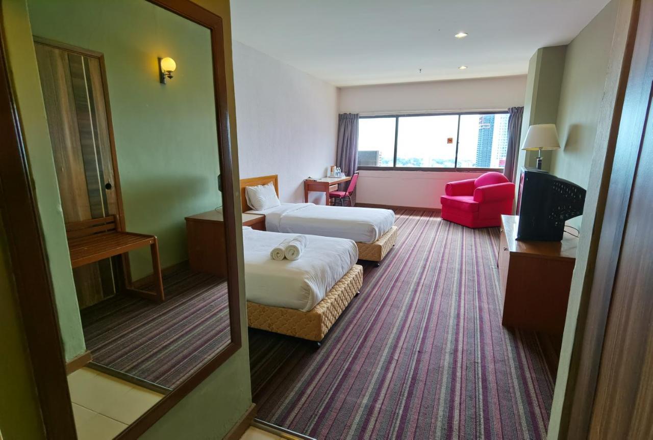Folkmeldrum Hotel Johor Bahru Extérieur photo