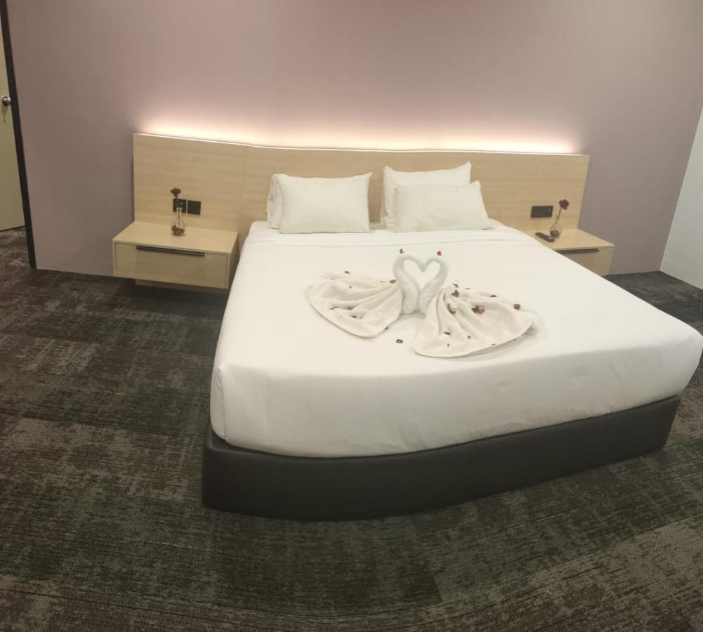 Folkmeldrum Hotel Johor Bahru Extérieur photo