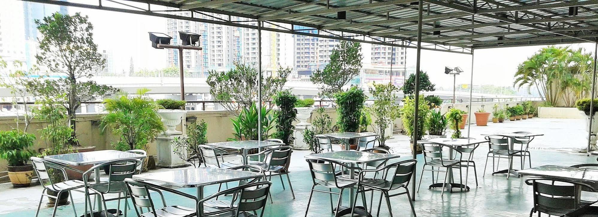 Folkmeldrum Hotel Johor Bahru Extérieur photo
